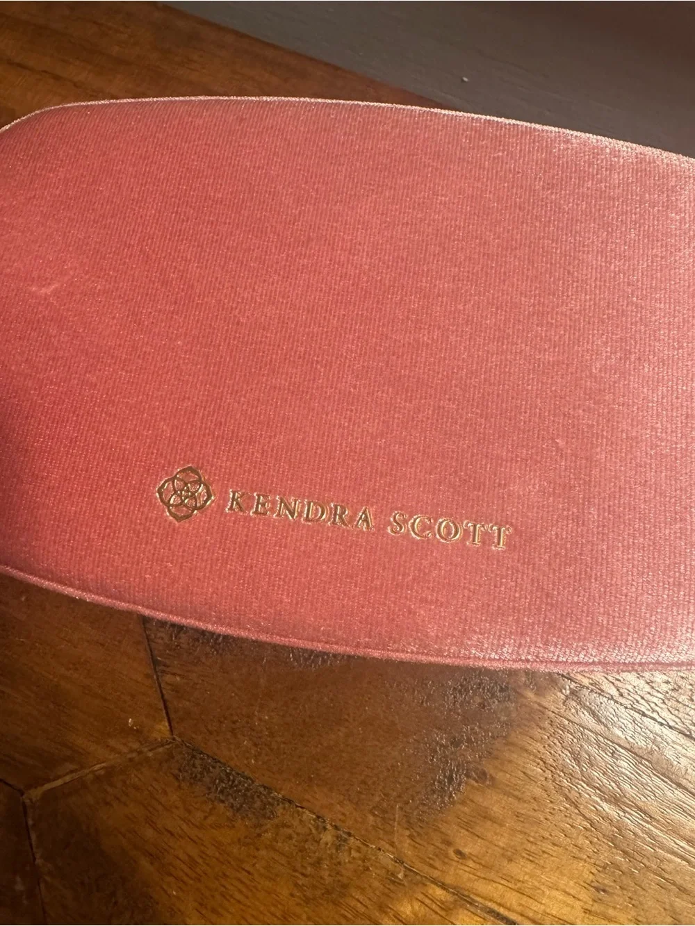 Kendra Scott pink velvet jewelry box like new
